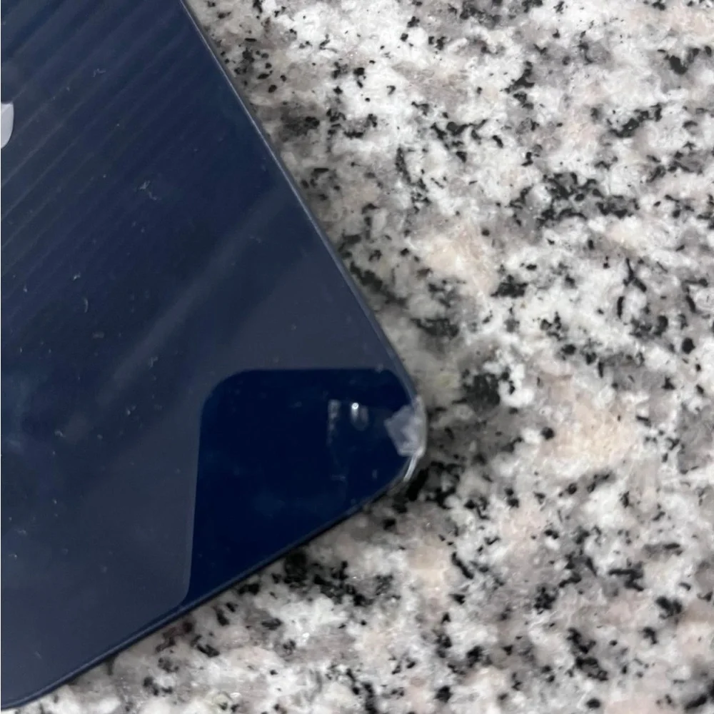 Apple iPhone 13 - Midnight